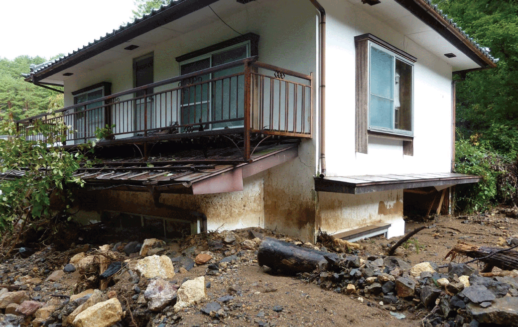 令和元年台風１９号がもたらした河川氾濫による家屋への土砂流入