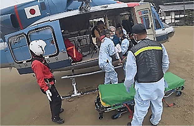 県警ヘリによる被災者の搬送